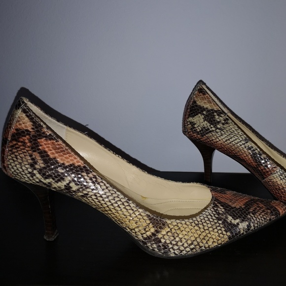 Calvin Klein Snake print heels - Picture 2 of 4